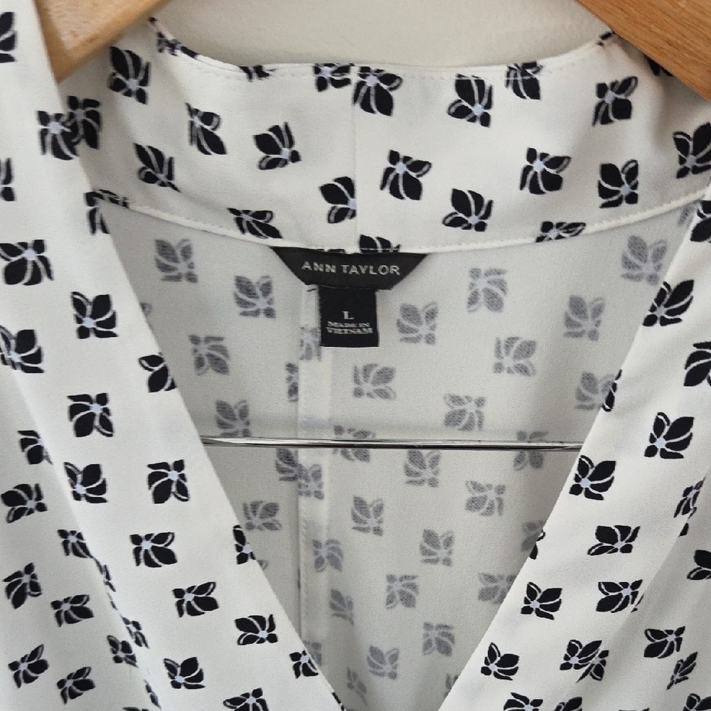 Ann Taylor Black and White Blouse - Picture 5 of 7
